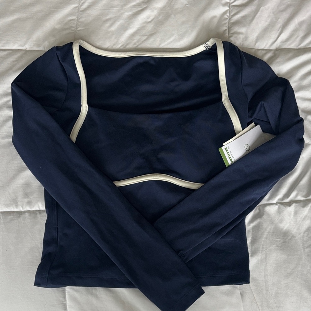 Gilly Hicks Recharge workout top